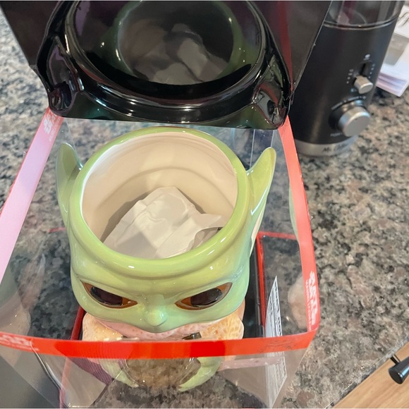 ⬇️Star Wars mandolorian Grogu baby yoda goblet hot cocoa set - Picture 6 of 7